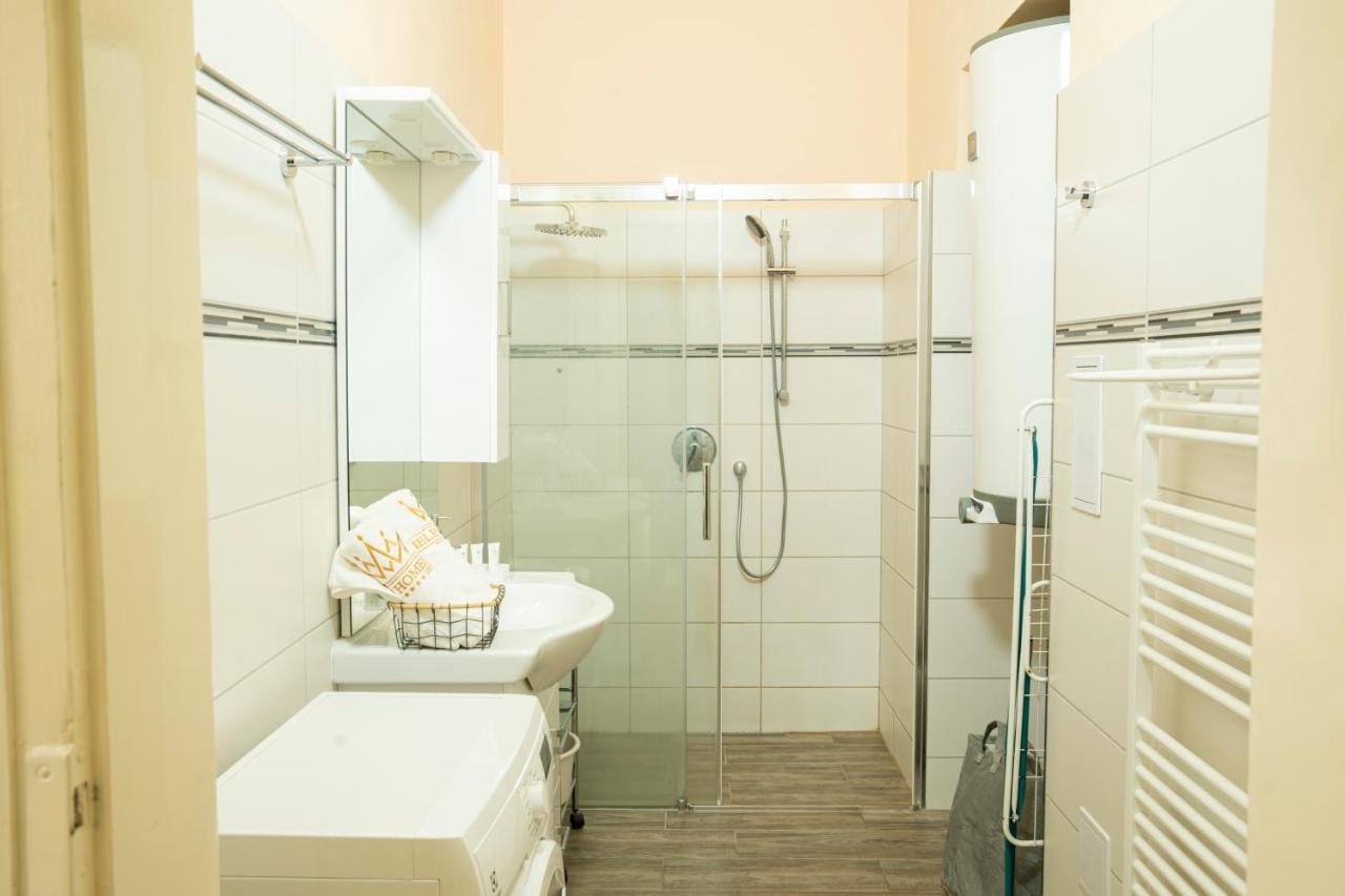 Helen Homestay Vaclavske Namesti Прага Экстерьер фото